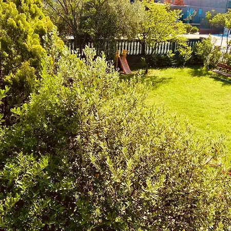 Проживание в семье Garden View Guestroom Подгорица