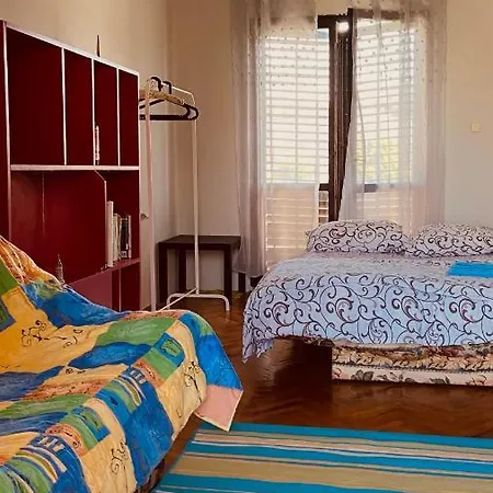 Garden View Guestroom *